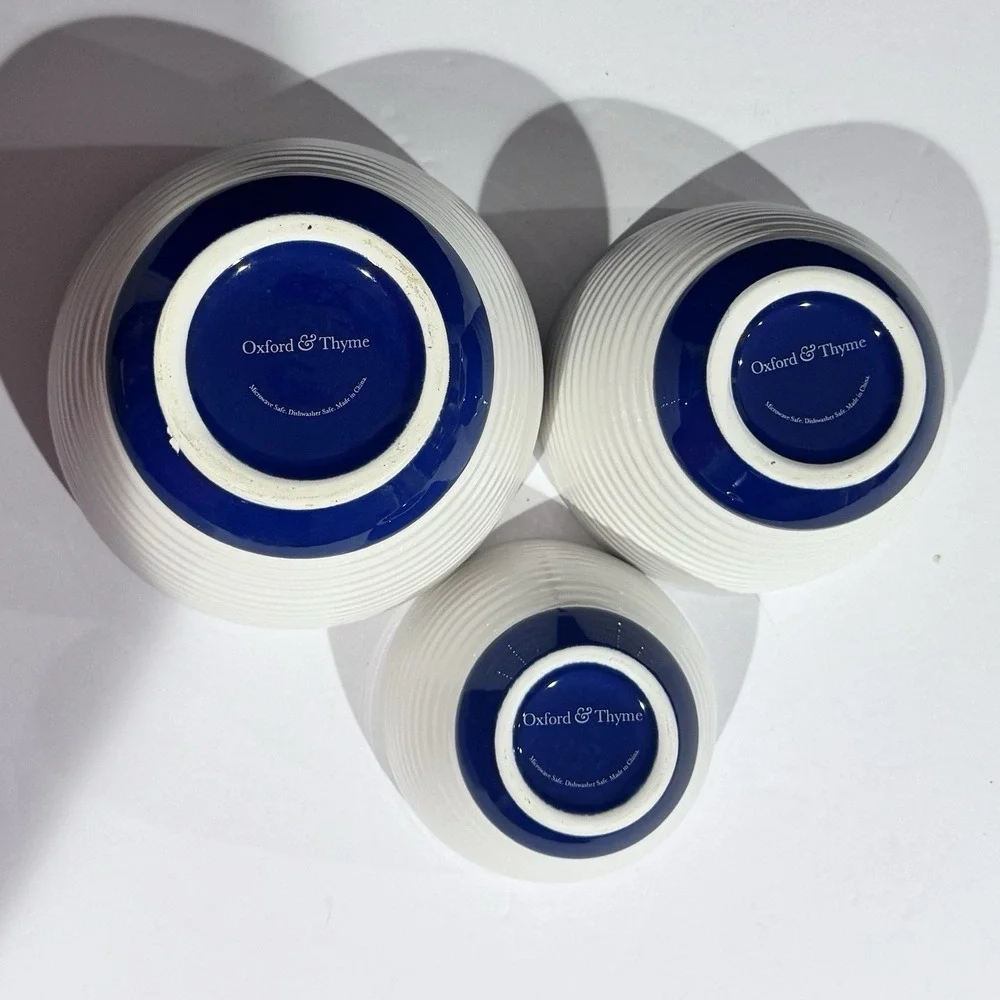 (3) Oxford & Thyme Ribbed Nesting Bowls Classic White & Blue Design GUC SEE PICS